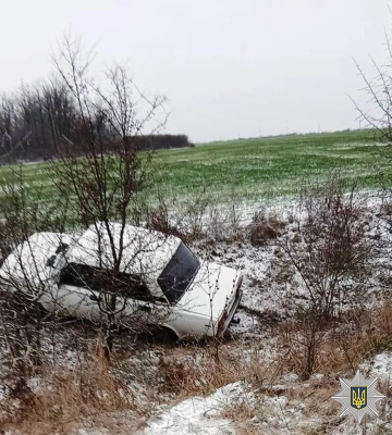 Один за одним викрав два легковика, та обидва загнав у кювети - на Вінниччині затримано молодика