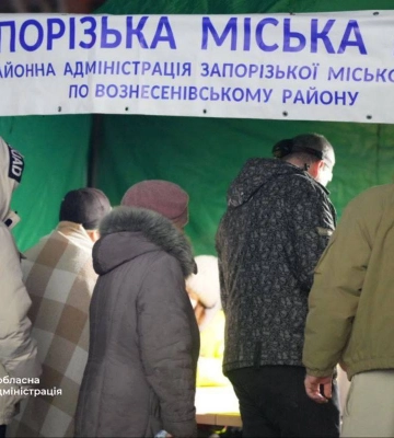 Четверо постраждалих та пожежа у багатоповерхівці: росіяни вчергове атакували Запоріжжя