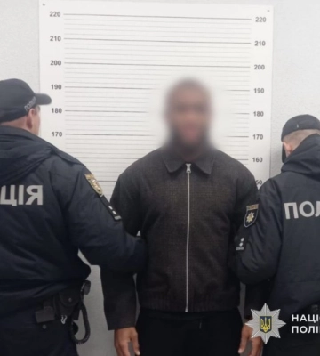 Конфлікт у візовому центрі завершився грабежем: в Ужгороді затримали іноземця з ноутбуком