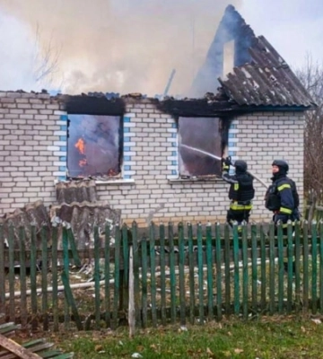 У будинку культури на Харківщині сталася пожежа через удар БпЛА