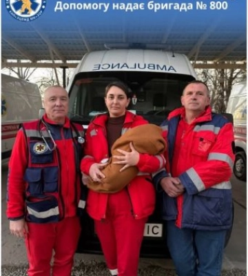 Шоста дитина і стрімкі пологи вдома: на Виноградівщині медики «екстренки» врятували немовля