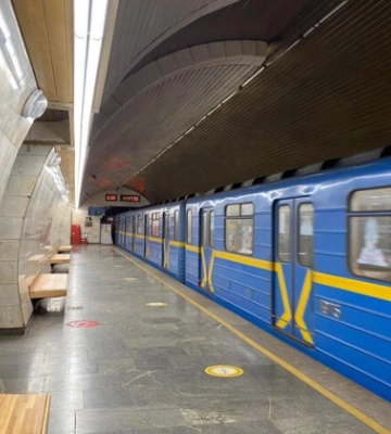 У Києві змінено рух поїздів червоній лінії метро через брак електроенергії