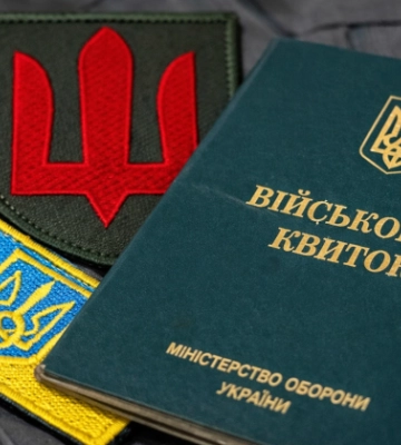 Забыл продлить отсрочку и отказался от повестки: как суд решил дело мужчины, который ухаживает за 86-летней матерью