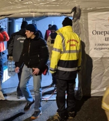 В Одесі триває ліквідація наслідків вечірньої ворожої атаки