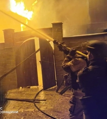 Росіяни завдали масованого удару по критичній інфраструктурі Херсона, частина міста знеструмлена