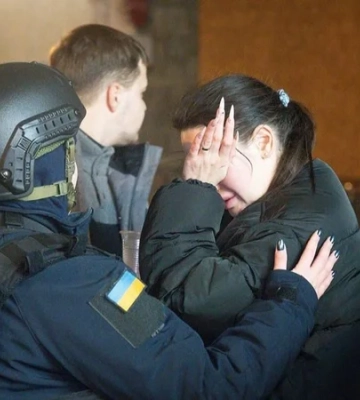 Росіяни атакували Одесу безпілотниками: у житловому будинку виникла пожежа, пошкоджено ліцей — фото