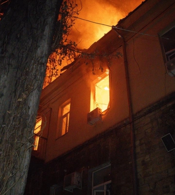 Нічна атака на Одесу: дрони пошкодили ліцей та житловий будинок