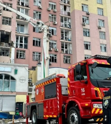 У Києві рятувальники завершили роботи на всіх локаціях після російської атаки