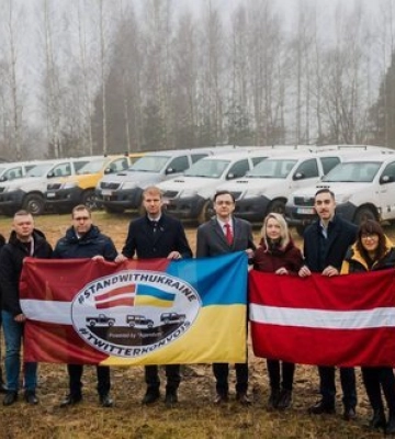 Латвія передала Україні 34 автомобілі, зокрема спецтехніку, та гуманітарну допомогу, - МЗС. ФОТОрепортаж