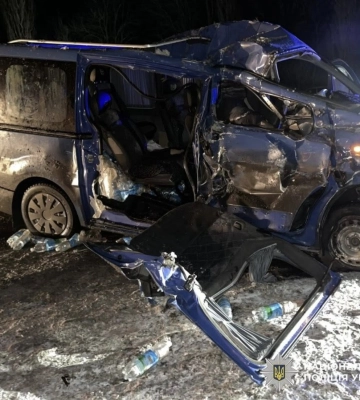 Один загиблий та двоє поранених - поліція встановлює обставини ДТП у Кропивницькому. ФОТО