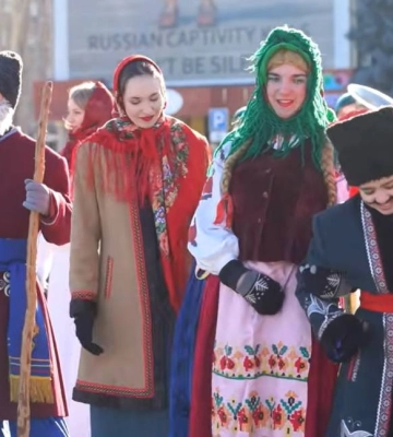 «Світло Різдва» у Миколаєві: містом курсував святковий тролейбус із колядками