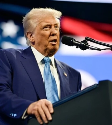 Трамп перед зустріччю із Зеленським поговорив із Путіним
