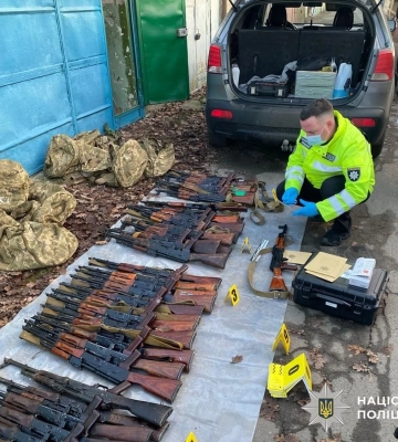 В Україні ліквідували масштабний канал нелегального збуту зброї