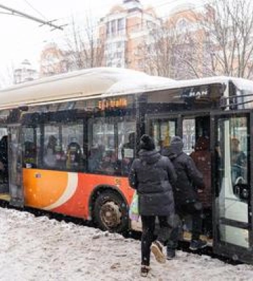 У Полтаві на маршрут вийшло шість великогабаритних автобусів