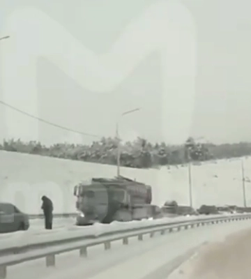 Окупанти не можуть впоратися зі сніговим колапсом у Криму