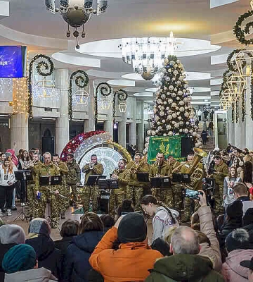 Оркестр 5 Слобожанской бригады «Скиф» НГУ подарил харьковчанам большой новогодний концерт