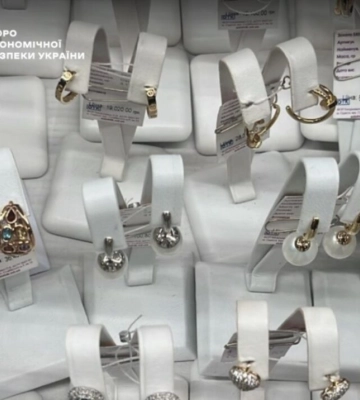 В Одесі через мережу ювелірних магазинів продавали золото під виглядом відомих світових брендів