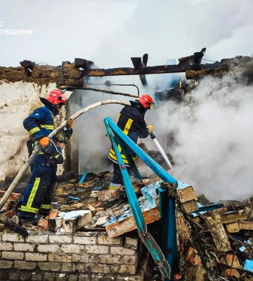 У будинку культури на Харківщині сталася пожежа через удар БпЛА
