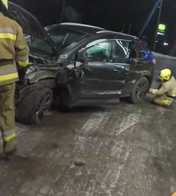 Поблизу Рівного легковик в’їхав у заправку (ВІДЕО)