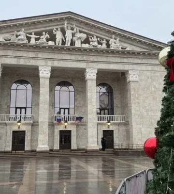 «Танцы на костях»: оккупанты открыли «восстановленный» драмтеатр в Мариуполе