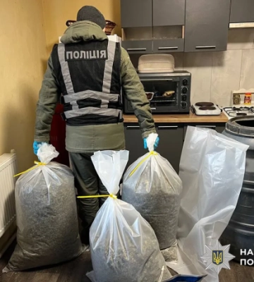 На Тернопільщині спіймали наркоторговців, у яких вилучили 25 кг канабісу на 9 млн грн