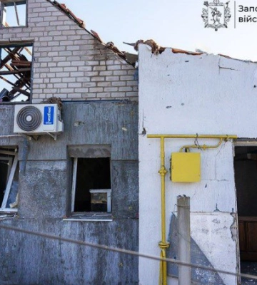 Один чоловік загинув, п'ятеро жінок поранені через російські атаки у Запорізькій області