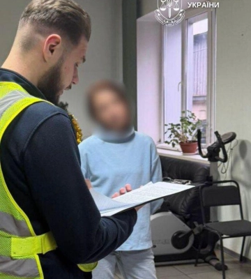 Закупівля саджанців за завищеними цінами - у Києві підозрюють посадовицю
