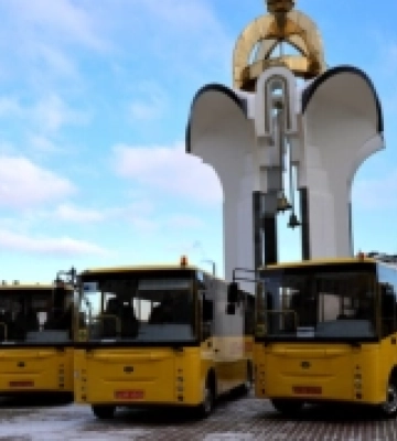 Ще п'ять шкільних автобусів отримали громади Волині