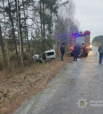 На Волині – смертельна ДТП: водій злетів з дороги і врізався в дерево 