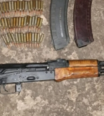 На Кіровоградщині чоловік зберігав удома автомат Калашникова з набоями