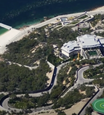 Розслідувачі показали новий палац Путіна у Криму з власною клінікою