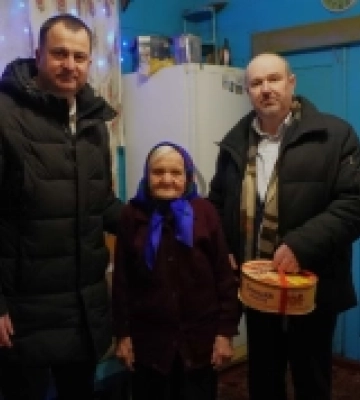 У селі на Волині довгожительку привітали з 95-річчям