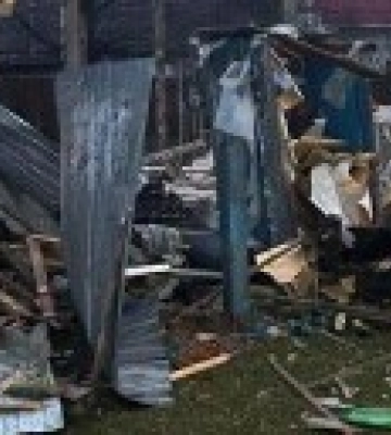 В Киевской области российская ракета попала в дом, повреждена крыша