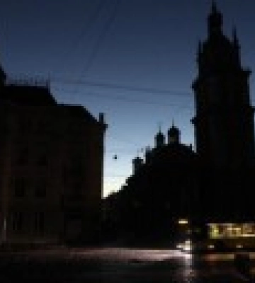 Львов на 80% без света: не работает электротранспорт, приостановлена подача тепла
