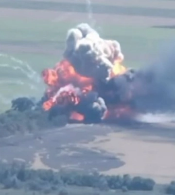 На півдні ЗСУ знищили два склади боєприпасів у Новій Каховці та Олешках