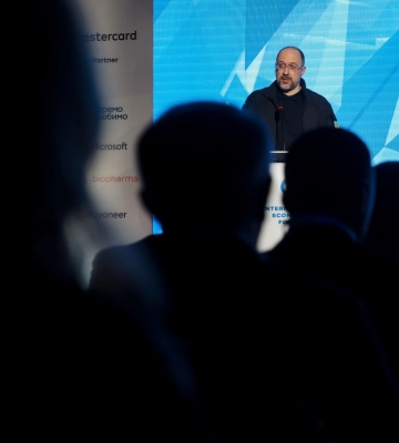 Шмигаль: Наразі бомблять наш газовидобуток, бомблять наші підприємства у Дніпрі, &quot;Південмаш&quot;