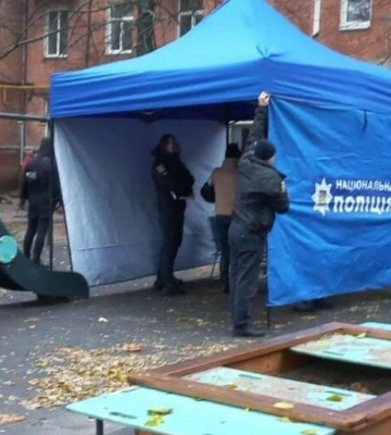 У Дніпрі розгорнули пункт прийому громадян, постраждалих від ракетного обстрілу