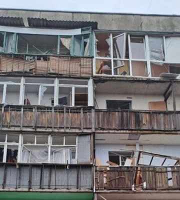 Росіяни вдарили з РСЗВ по Часовому Яру на Донеччині: пошкоджені будинки, дитсадок; є поранені. ФОТОрепортаж