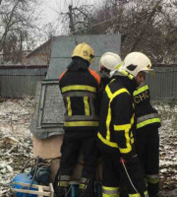 На Фастівщині рятувальники дістали з колодязя тіло чоловіка