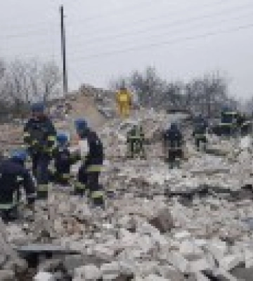 Влучання російської ракети по житловому будинку на Запоріжжі: з-під завалів вилучено тіла 7 загиблих