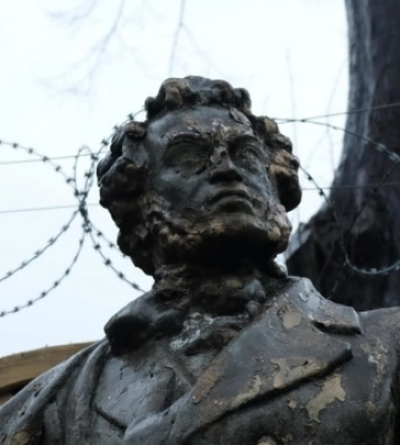 У Чернівцях демонтували пам&#039;ятник Пушкіну