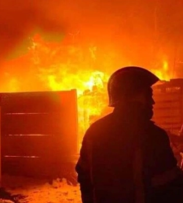 Пострадало восемь человек: в Изюмском районе россияне обстреляли объект газовой промышленности
