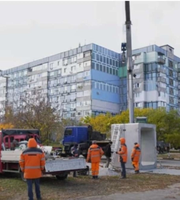У Дніпрі на зупинках транспорту встановлять 28 споруд, що захистять від ворожих обстрілів