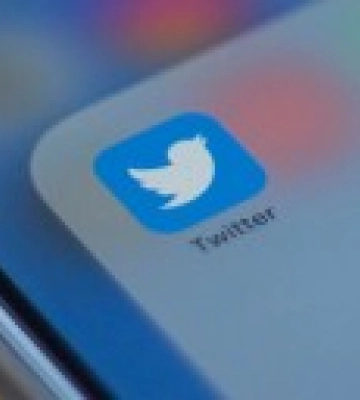 Работники Twitter увольняются из-за "чрезвычайно жестких" рабочих условий Маска