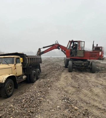 На Закарпатті поліція припинила два незаконні видобутки гравію