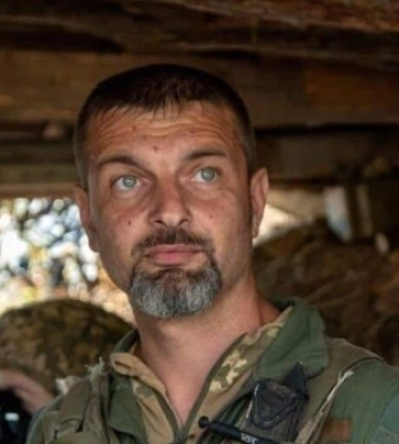 Защитник Мариуполя Дианов передал для детей погибших азовцев 3 миллиона, собранные на лечение