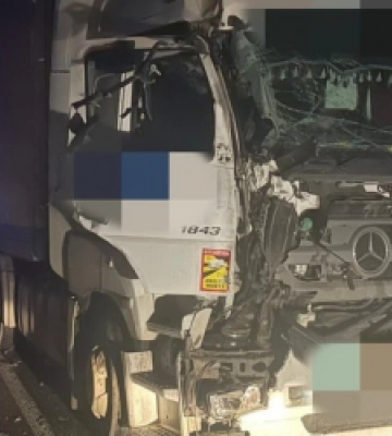 На Львівщині зіткнулися дві фури: винуватець був п’яним у зюзю (ФОТО)