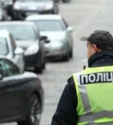 На вулицях Одеси патрульні регулюють рух на перехрестях з непрацюючими світлофорами