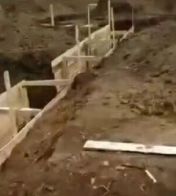 В окупованому Криму росіяни почали будувати фортифікаційні споруди. ВIДЕО