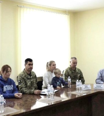 Прикордонники та влада Ізмаїльського району зустрілися з родинами полонених військовослужбовців з острова Зміїний